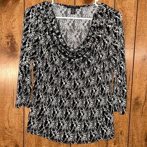 Women’s Petite PM Black & White Scroll Print Shirt – Classic Patterned Top